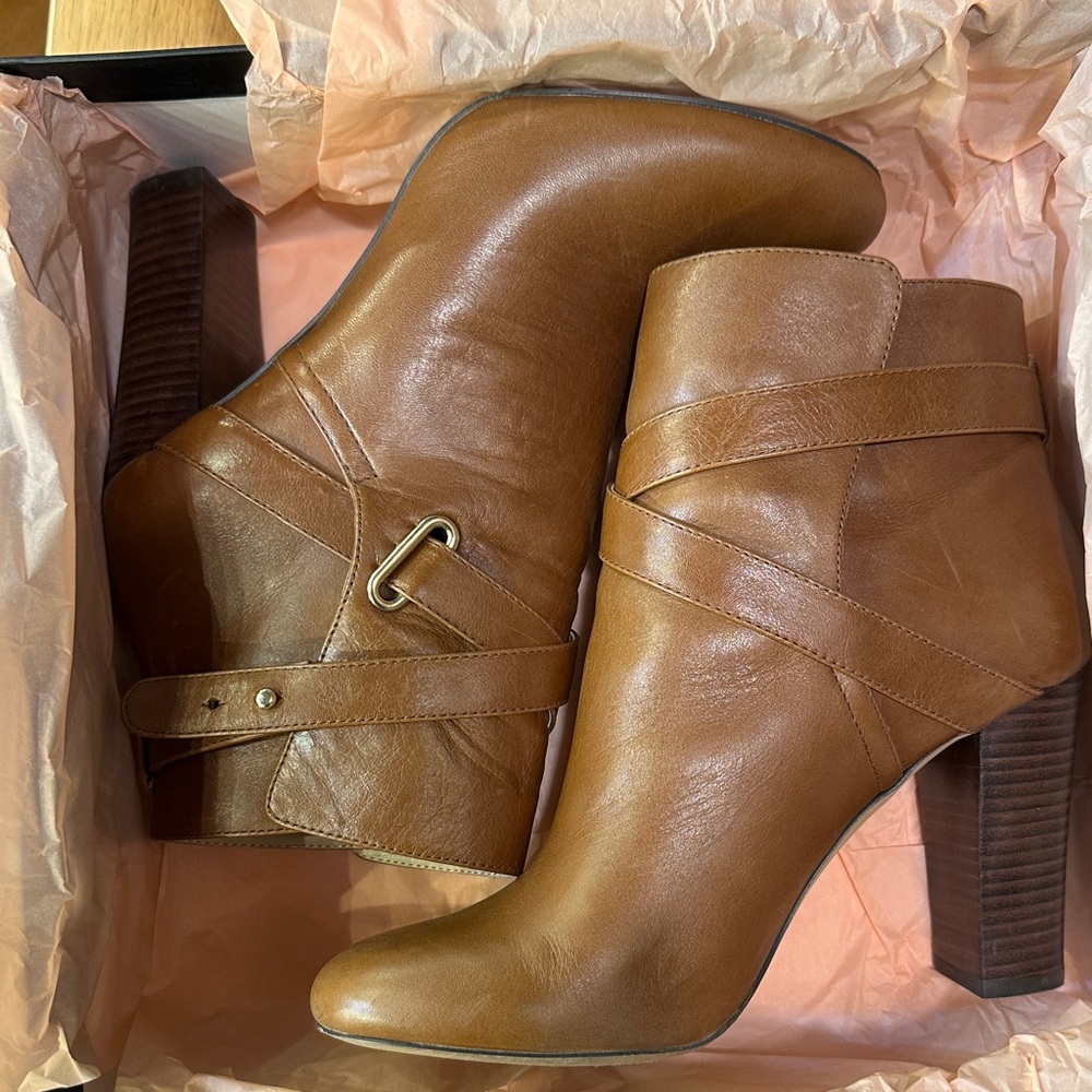 Sole Society Women's Tan Leather Ankle Booties